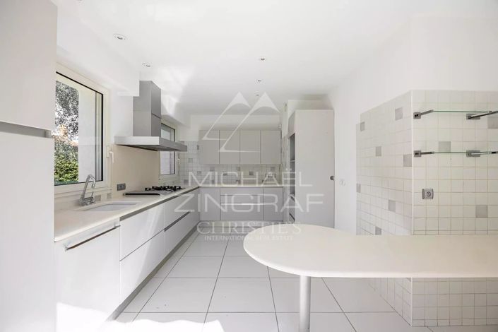 Image No.7-4 Bed House for sale