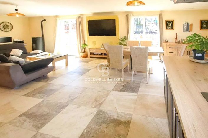 Image No.2-5 Bed House for sale