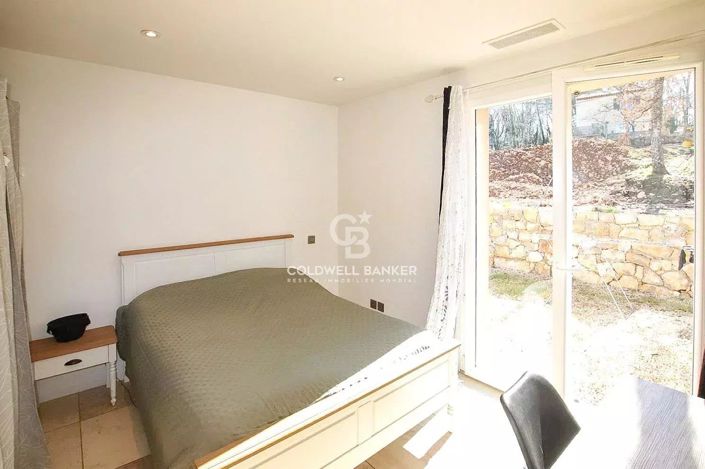 Image No.7-5 Bed House for sale