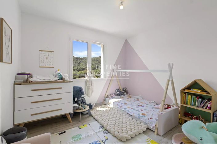 Image No.12-4 Bed House for sale