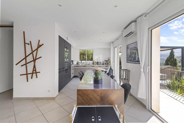 Image No.7-4 Bed House for sale