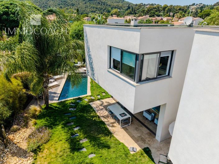 Image No.1-5 Bed House for sale
