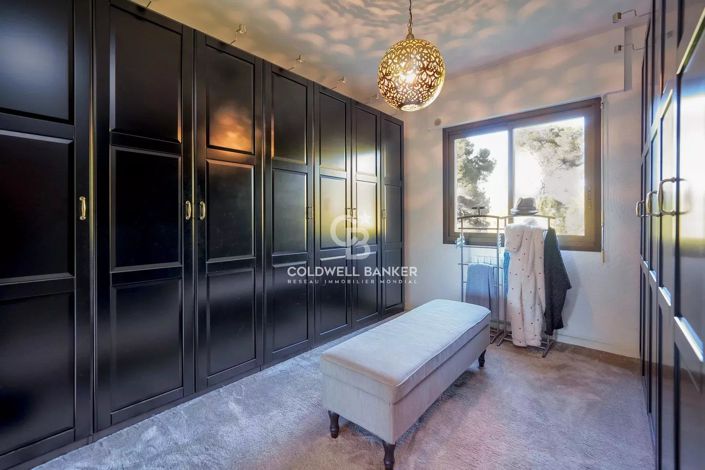 Image No.9-4 Bed House for sale