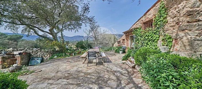 Image No.10-3 Bed House for sale