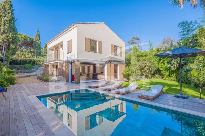Image No.1-4 Bed House for sale