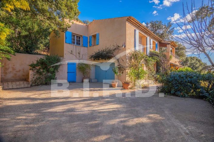 Image No.1-5 Bed House for sale