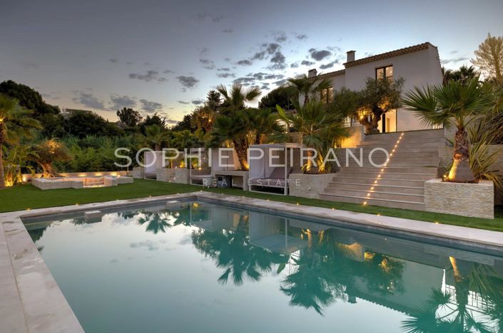 Image No.1-6 Bed House for sale