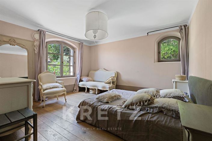 Image No.12-4 Bed House for sale