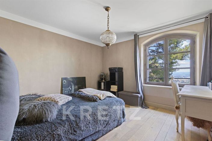 Image No.14-4 Bed House for sale