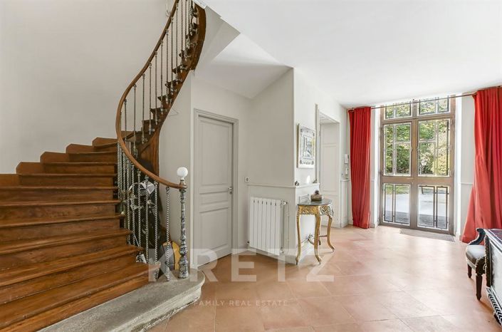 Image No.12-5 Bed House for sale