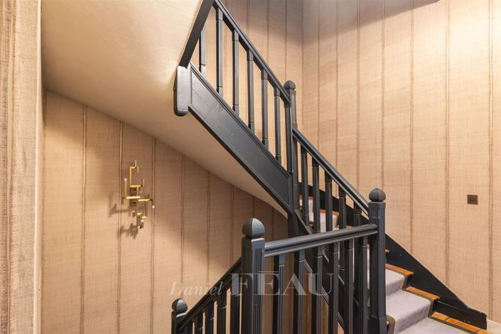 Image No.17-4 Bed House for sale