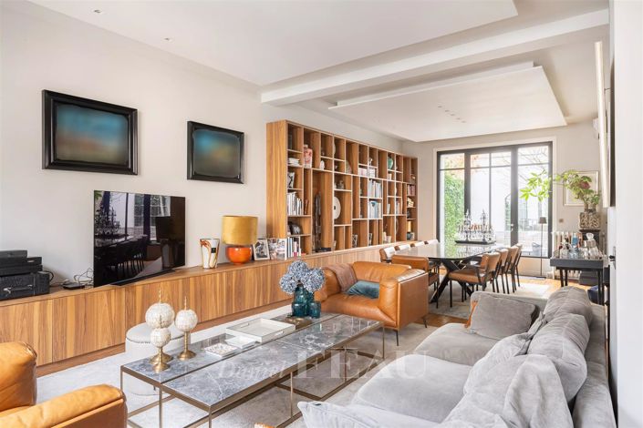 Image No.2-4 Bed House for sale