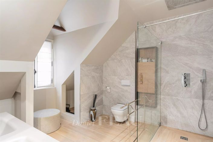 Image No.22-4 Bed House for sale