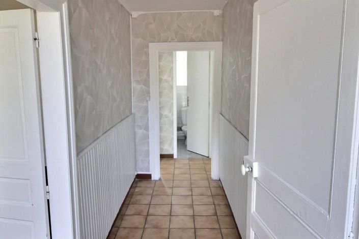 Image No.6-4 Bed House for sale