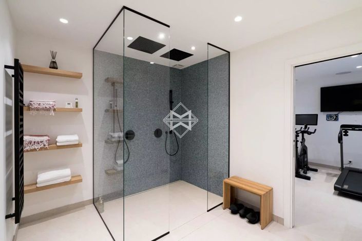 Image No.16-6 Bed House for sale