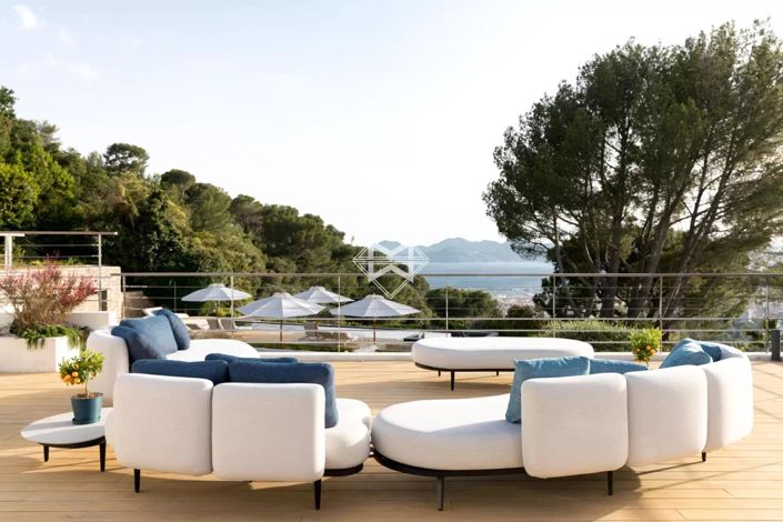 Image No.19-6 Bed House for sale