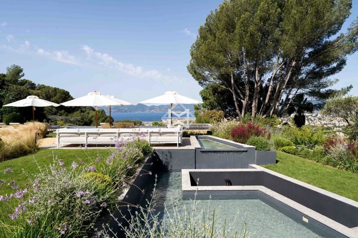 Image No.20-6 Bed House for sale