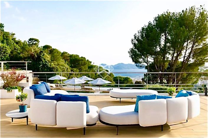 Image No.5-6 Bed House for sale