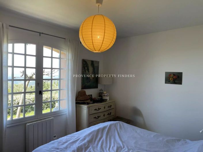 Image No.16-5 Bed House for sale