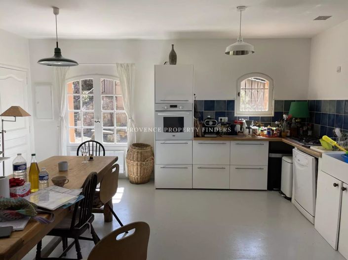 Image No.9-5 Bed House for sale