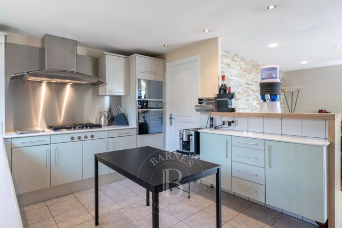 Image No.14-4 Bed House for sale