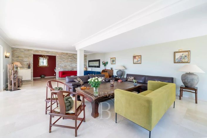 Image No.15-4 Bed House for sale