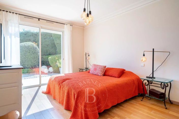 Image No.19-4 Bed House for sale