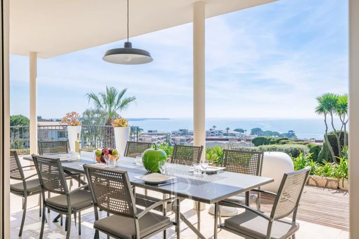 Image No.2-4 Bed House for sale