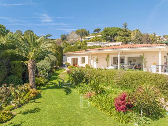 Image No.26-4 Bed House for sale