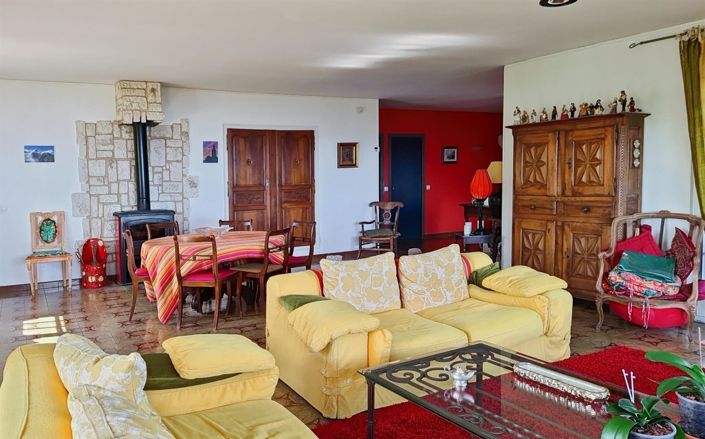 Image No.12-5 Bed House for sale