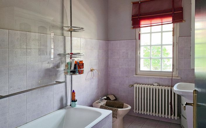 Image No.24-5 Bed House for sale