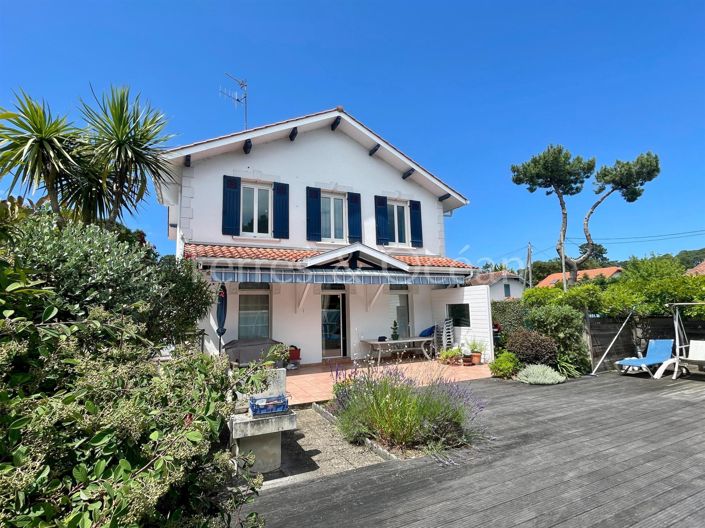 Image No.1-3 Bed House for sale