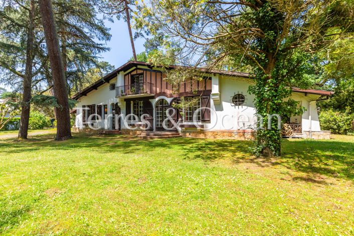 Image No.1-5 Bed House for sale