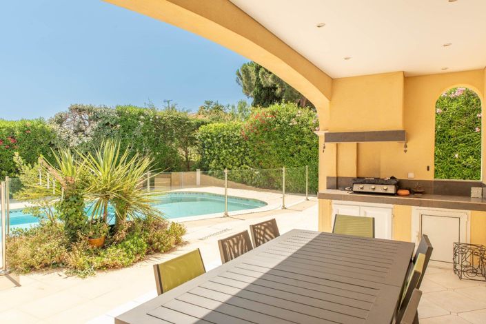 Image No.3-4 Bed House for sale