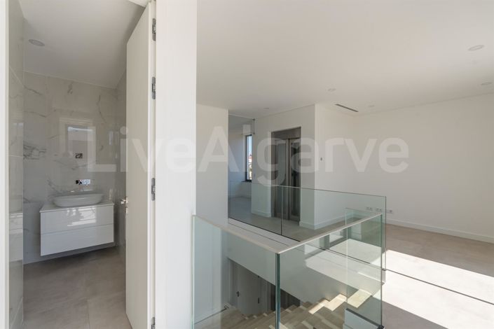 Image No.16-Maison de 5 chambres à vendre à Lagos