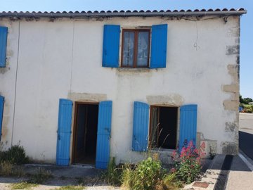 1 - Arces, House