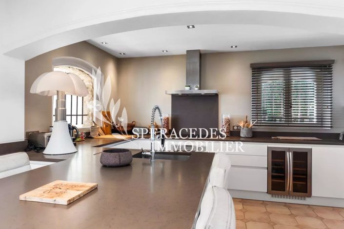 Image No.6-4 Bed House for sale