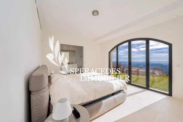 Image No.10-6 Bed House for sale