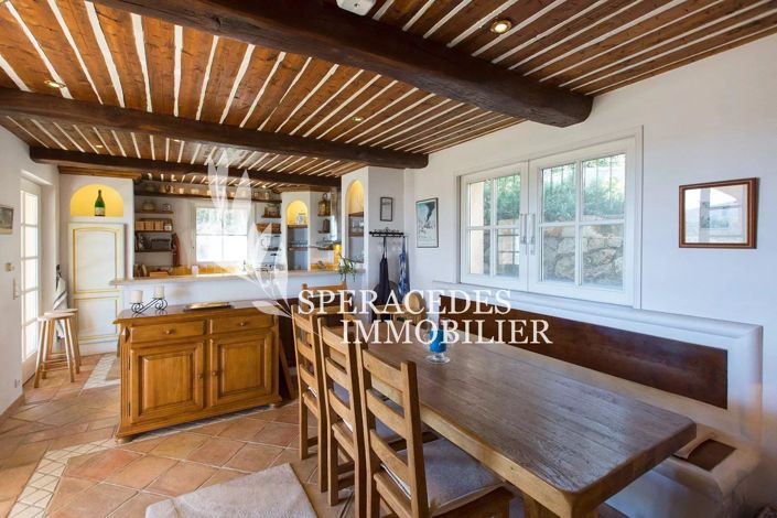 Image No.8-5 Bed House for sale