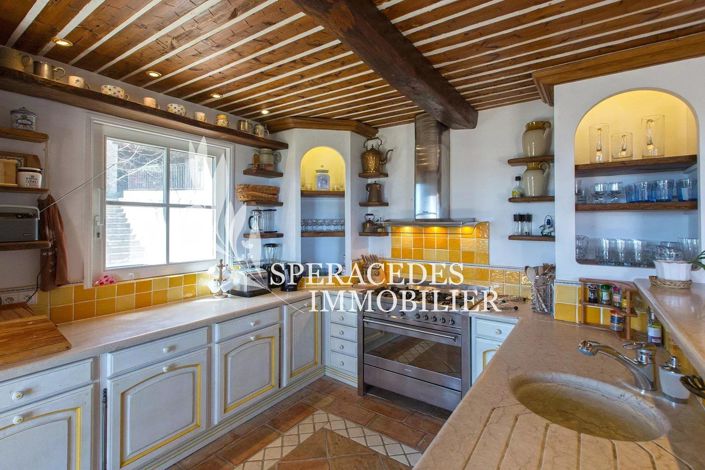 Image No.9-5 Bed House for sale