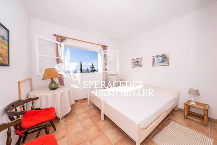 Image No.8-5 Bed House for sale