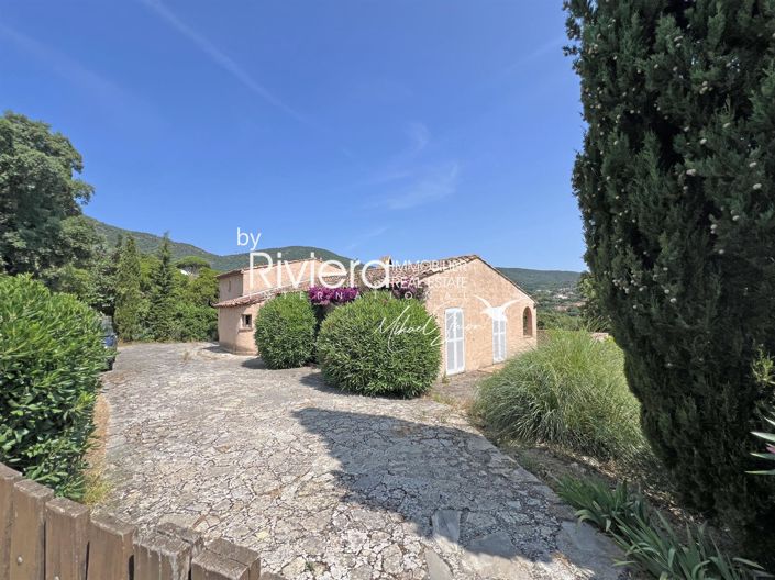 Image No.1-4 Bed House for sale