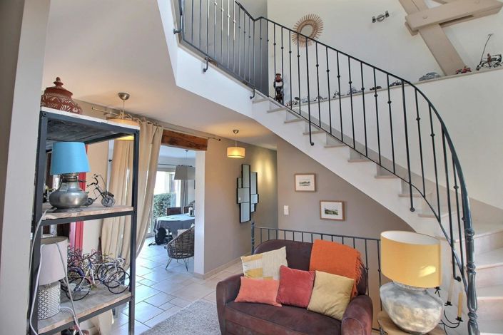 Image No.10-4 Bed House for sale