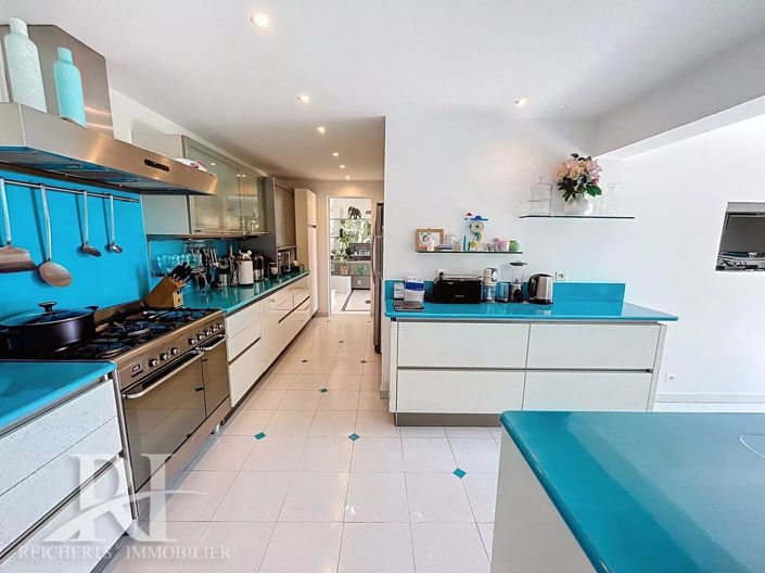 Image No.17-4 Bed House for sale