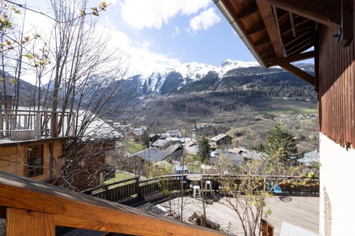 Image No.1-5 Bed House for sale