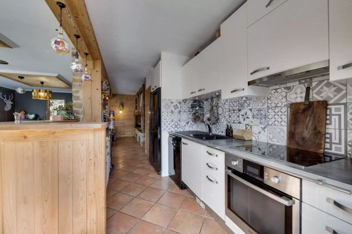 Image No.27-5 Bed House for sale