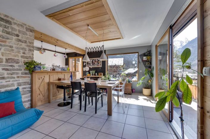 Image No.5-5 Bed House for sale