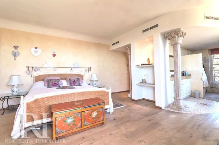 Image No.10-7 Bed House for sale