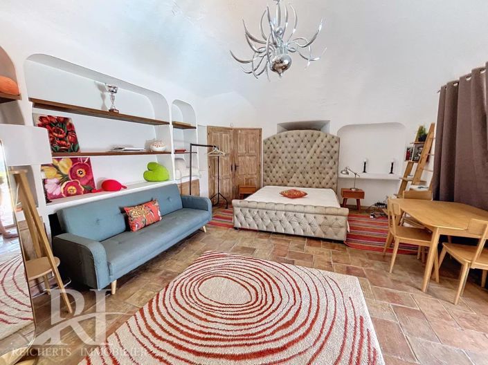 Image No.31-7 Bed House for sale