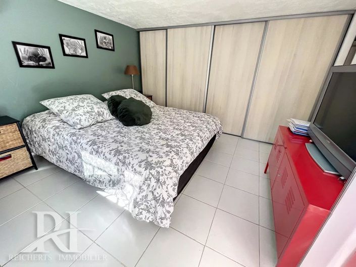 Image No.13-2 Bed House for sale